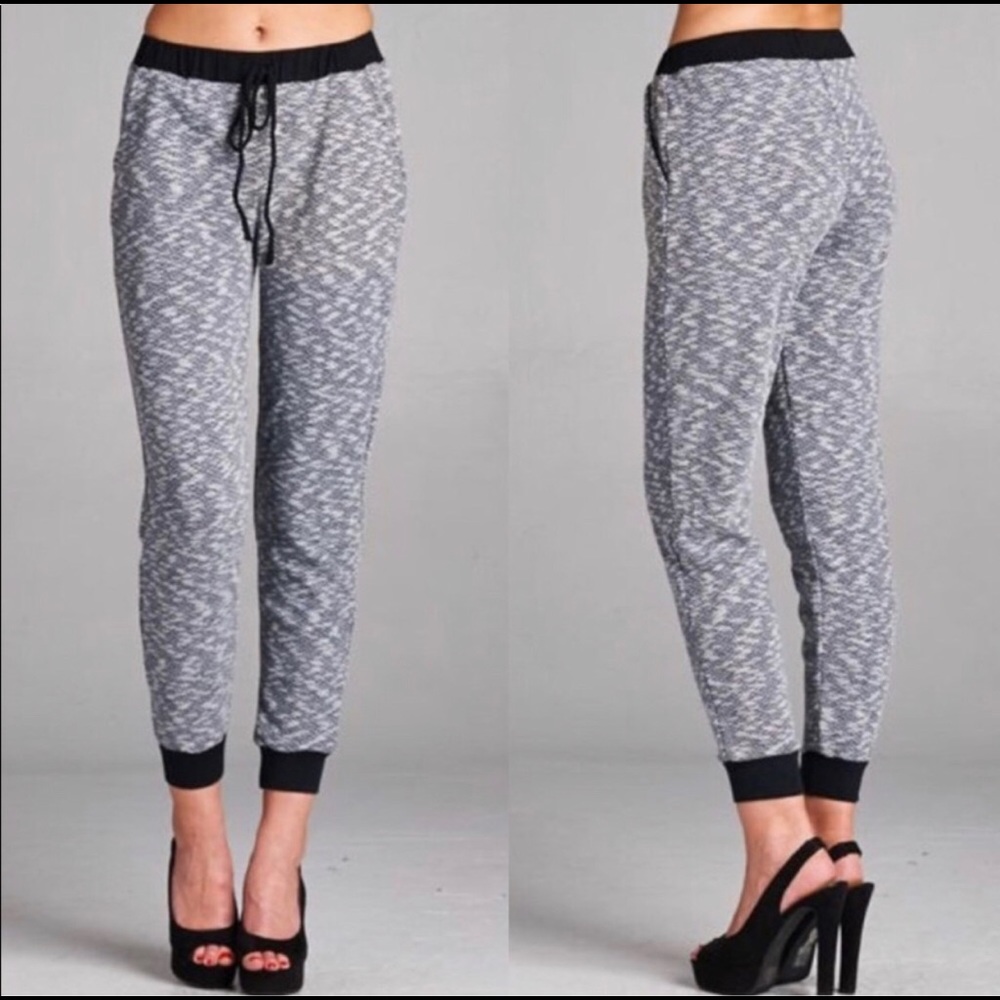 SOLD **** JOGGER PANTS STREET STYLE - Picture 3 of 4